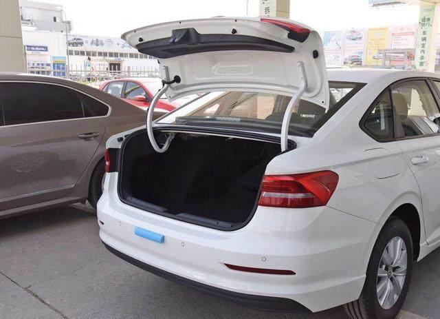 《神舞幻想》今日预售开启 吉克隽逸演绎品牌曲_三亿体育手机版(图2) 三亿体育