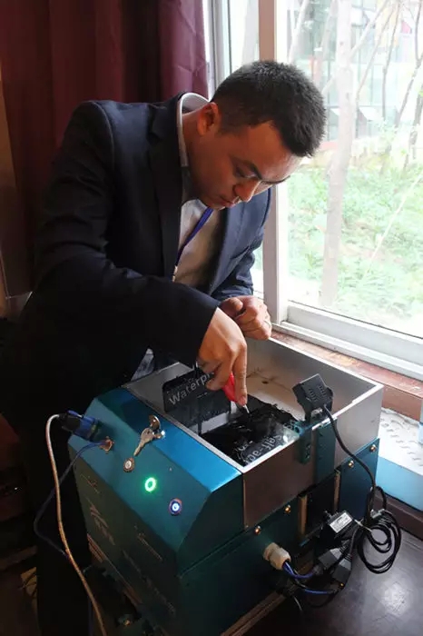 三亿体育-NBA2K16加入04森林狼和07骑士 扛着球队前进的巨人(图2) 三亿体育