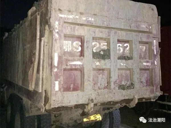 重磅利好!4.5吨以下普通货运车“双证”取消“三亿体育手机版”(图1) 三亿体育手机版